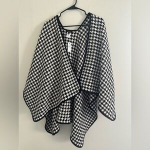 Talbots Houndstooth Ruana Poncho Cape Wrap NWT Wool Blend Black White M/L